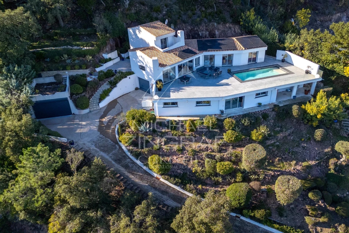 Luxury House for sale in Mandelieu-la-Napoule, 1 690 000 €, Photo 2