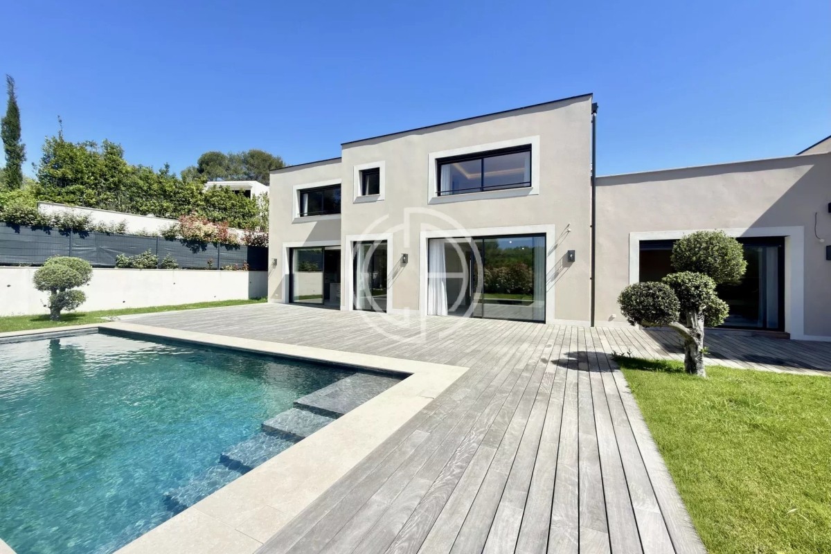 Maison de luxe à vendre à Valbonne, 1 990 000 €, Photo 1