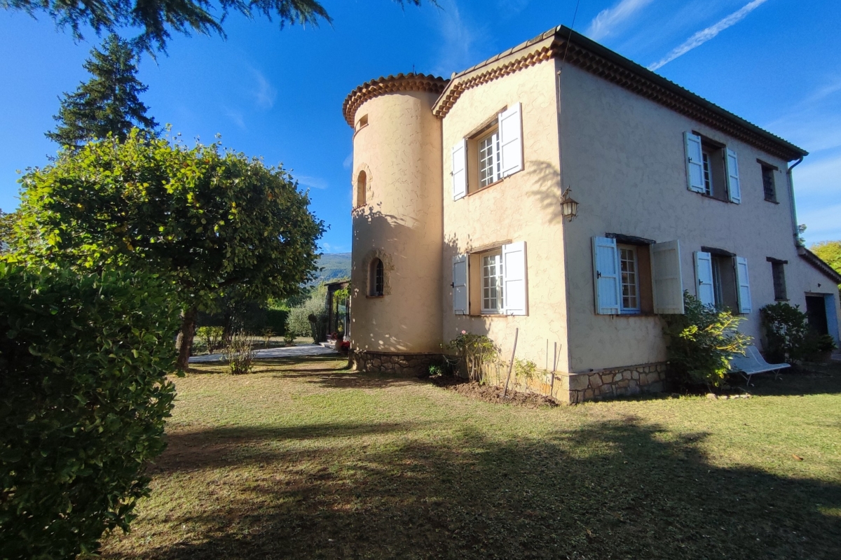 Maison de luxe à vendre à Châteauneuf-Grasse, 885 000 €, Photo 4