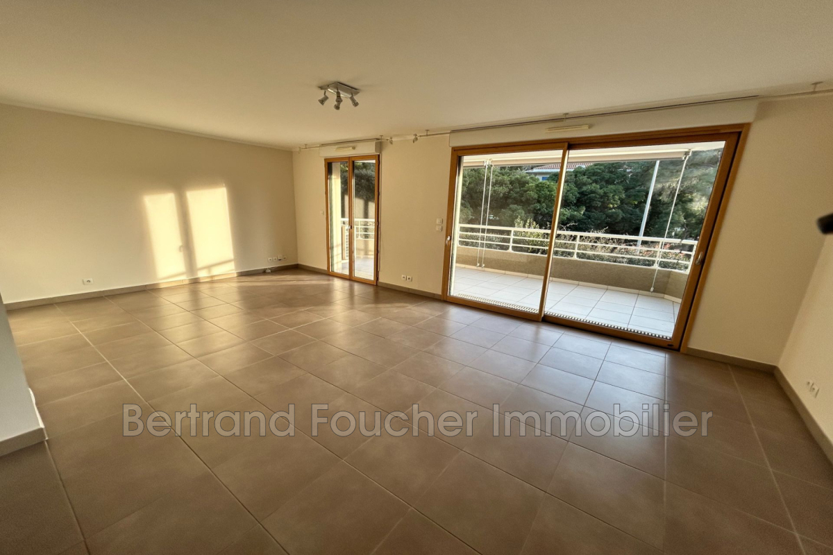 Luxury Apartment for sale in Cavalaire-sur-Mer, 499 000 €, Photo 3