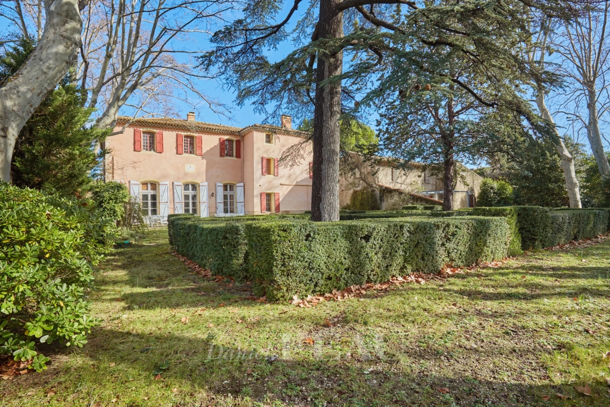 Maison de luxe à vendre à Aix-en-Provence, 2 480 000 €, Photo 1
