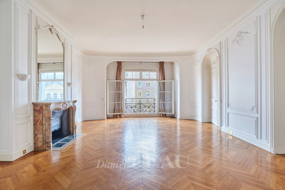 Appartement de luxe à louer à Paris 8ème, 16 750 €, Photo 2