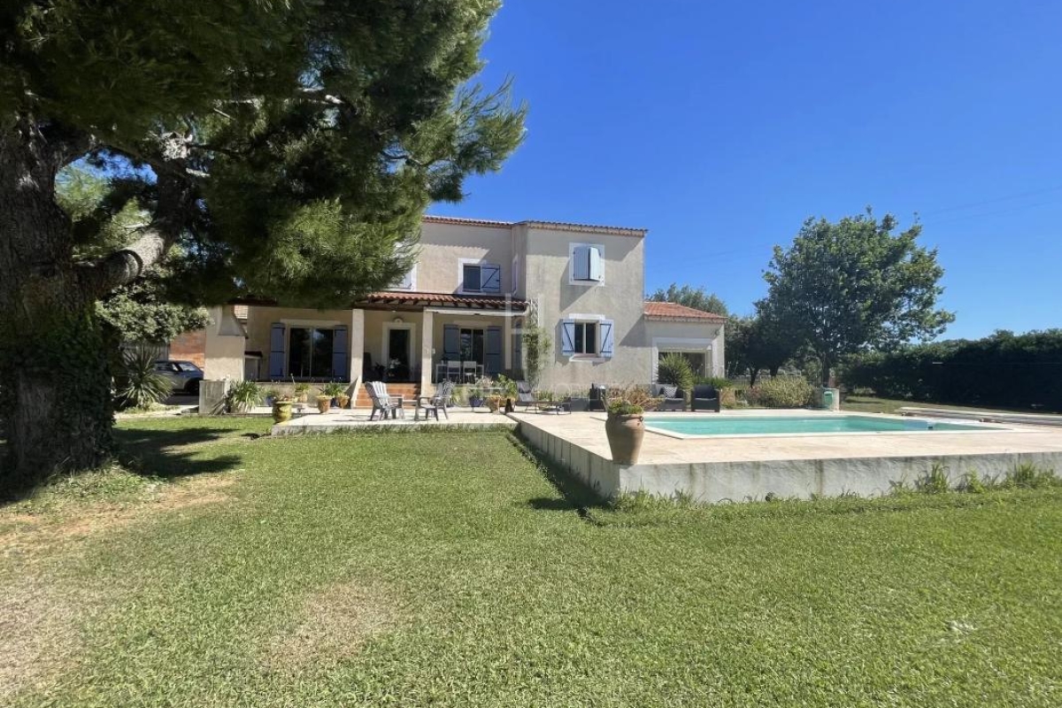 Maison de luxe à vendre à Mouriès, 798 000 €, Photo 2