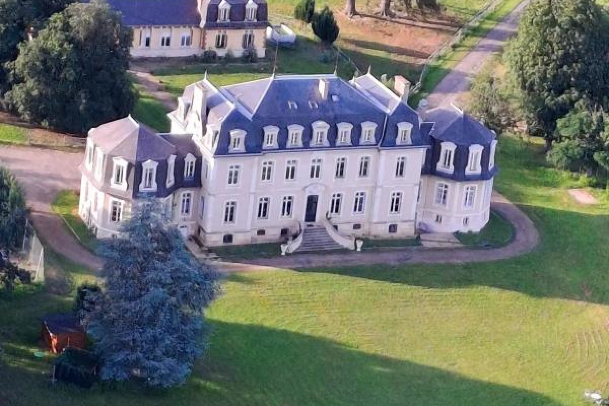Luxury House for sale in Chazemais, 1 880 000 €, Photo 1
