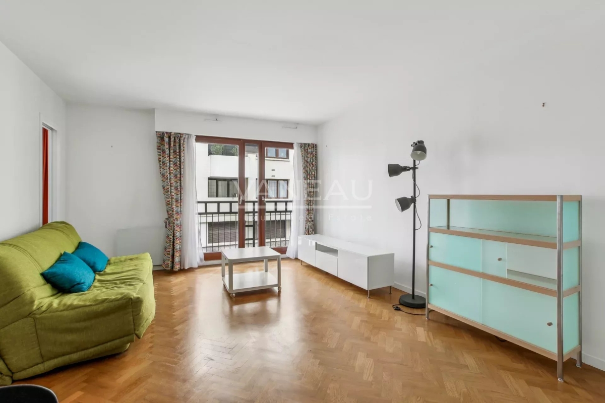 Luxury Apartment for sale in Paris 12Ème, 342 000 €, Photo 1