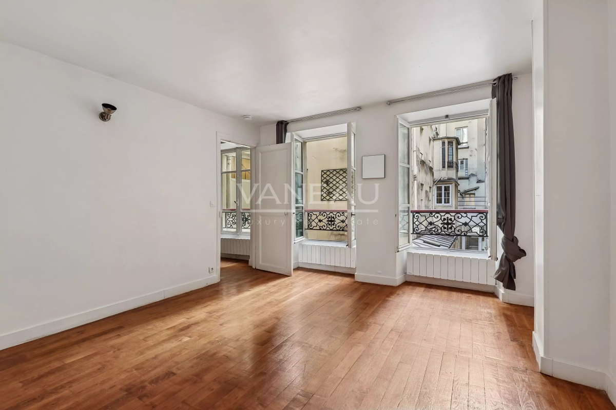 Luxury Apartment for sale in Paris 7Ème, 458 000 €, Photo 2