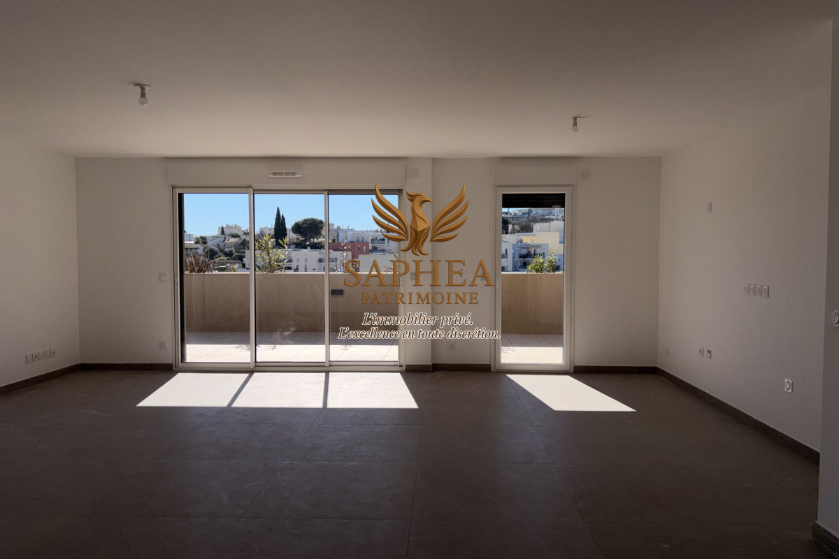 Appartement de luxe à vendre à Antibes, 740 000 €, Photo 2