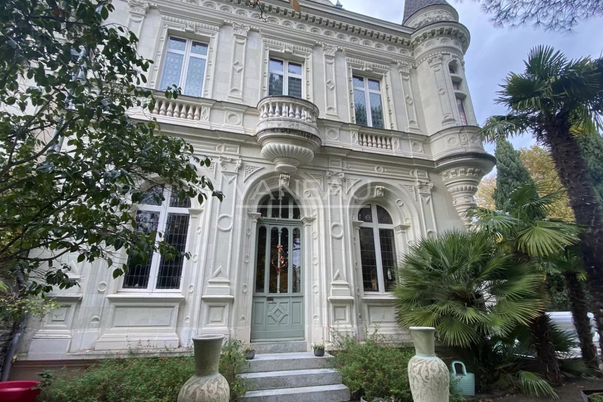 Maison de luxe à vendre à Angers, 1 498 000 €, Photo 2