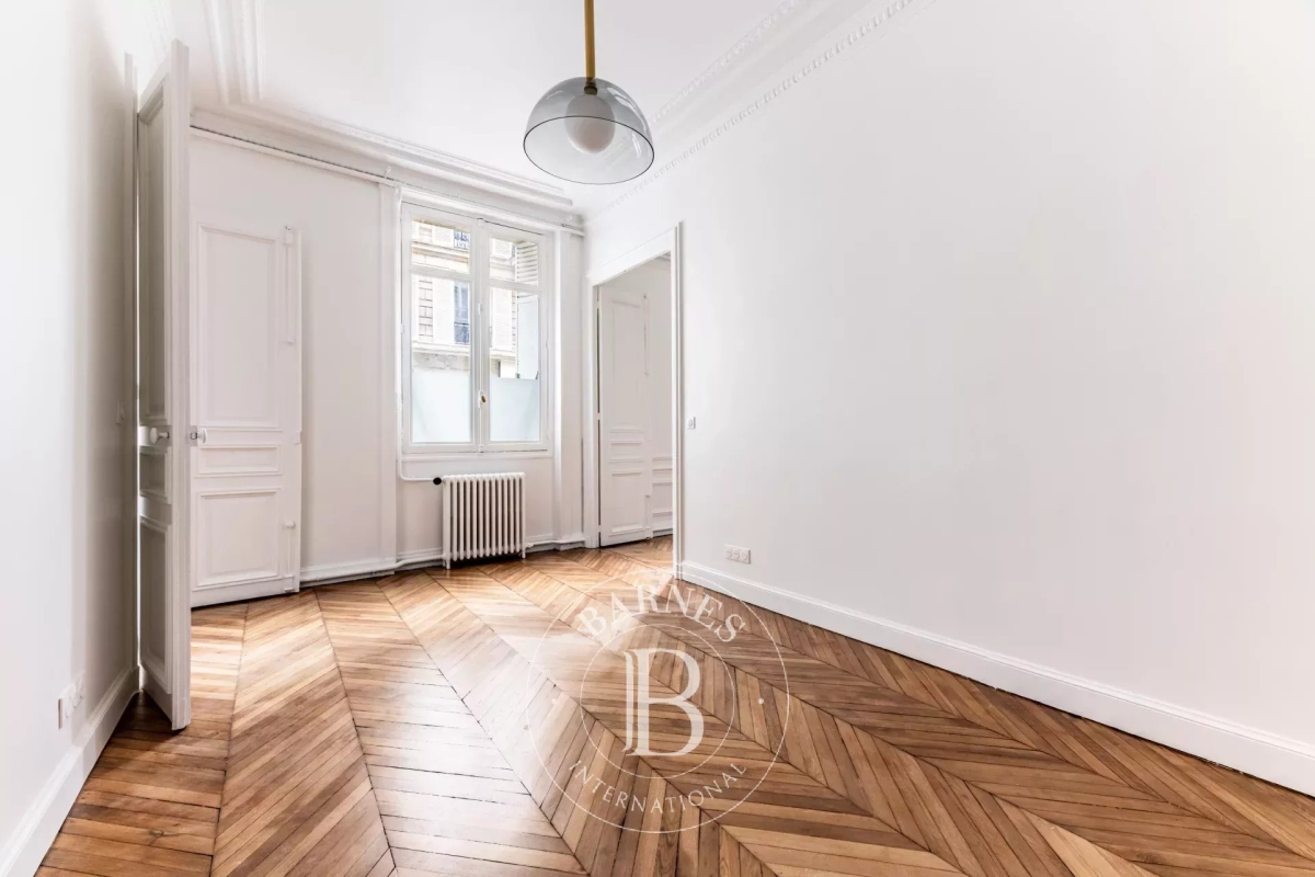 Luxury Apartment for sale in Paris 8Ème, 990 000 €, Photo 4