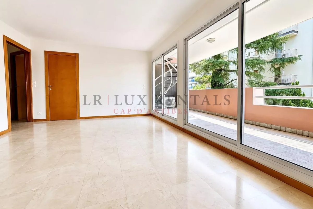 Luxury Apartment for sale in Cap d'Antibes, 970 000 €, Photo 5