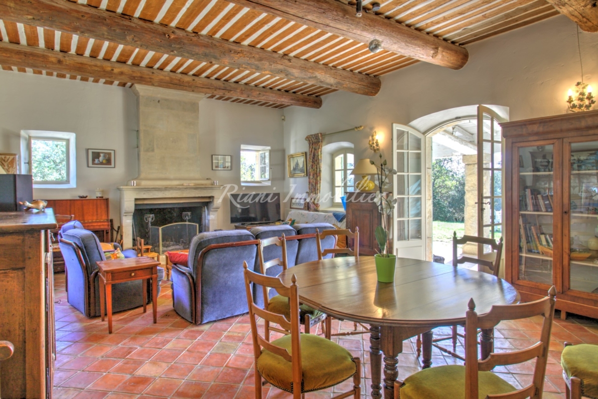 Maison de luxe à vendre à Cabrières-d'Avignon, 890 000 €, Photo 6