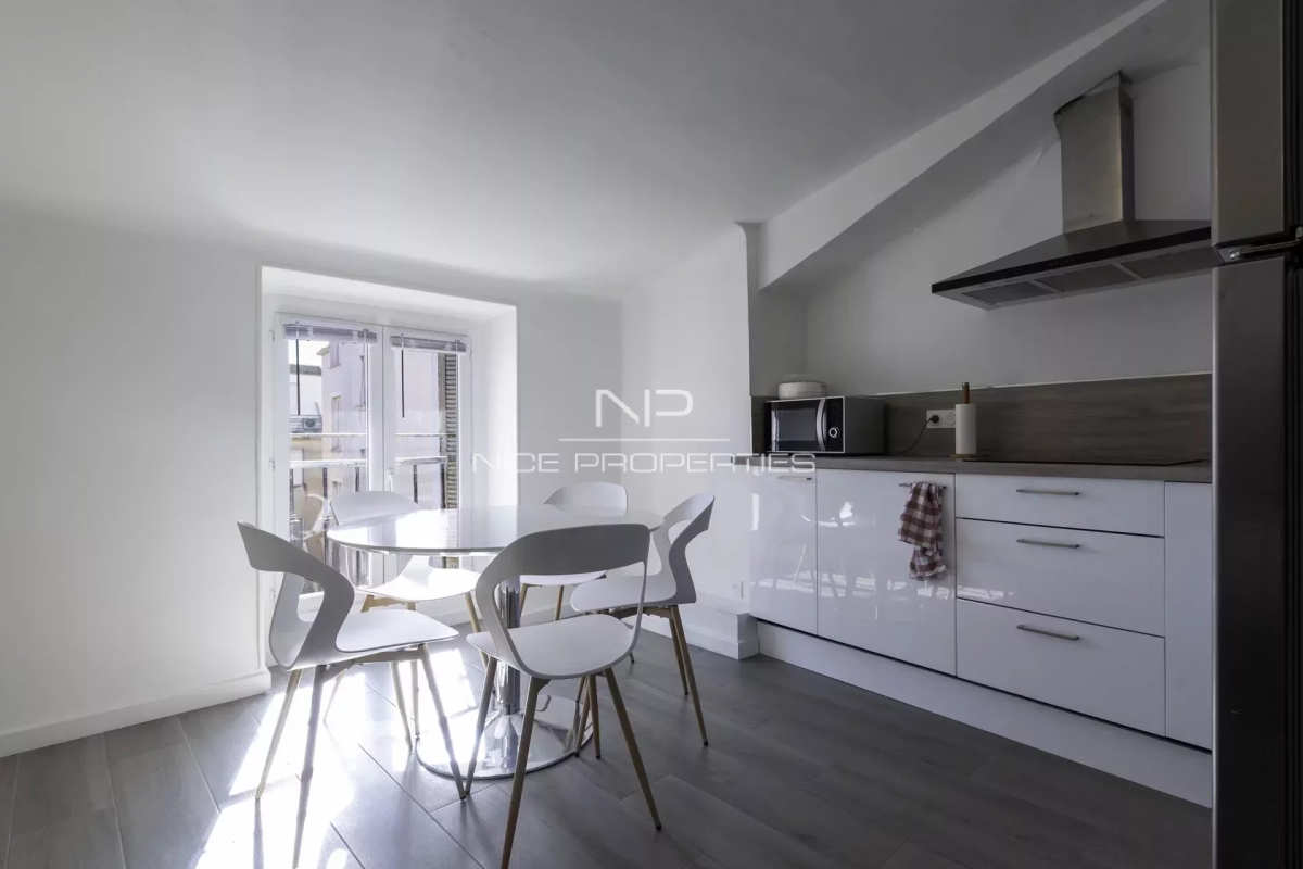 Luxury Apartment for sale in Nice, 810 000 €, Photo 1