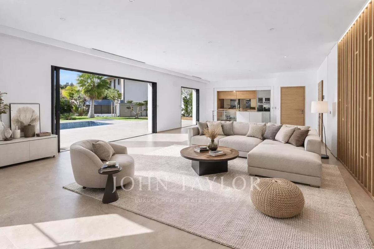 Maison de luxe à vendre à Sanary-sur-Mer, 1 490 000 €, Photo 1
