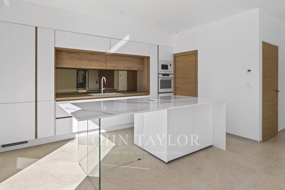 Maison de luxe à vendre à Sanary-sur-Mer, 1 490 000 €, Photo 3