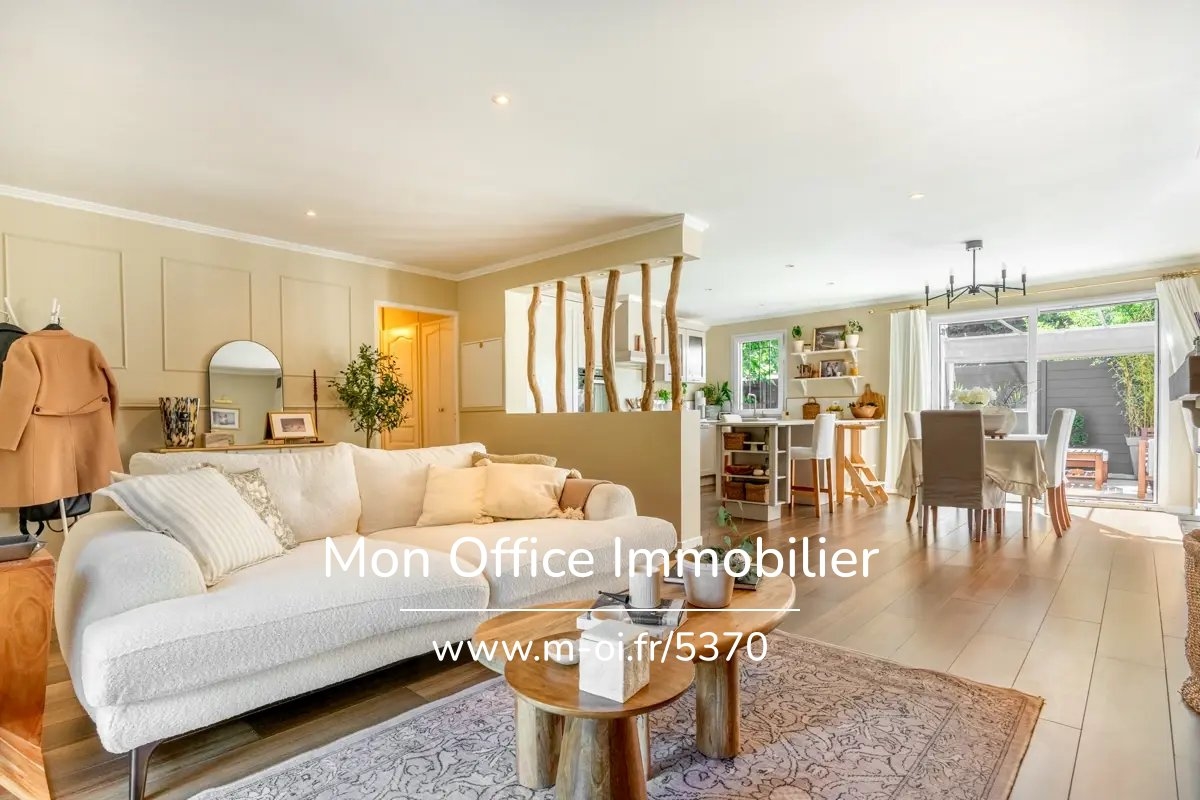 Maison de luxe à vendre à Aix-en-Provence, 650 000 €, Photo 1