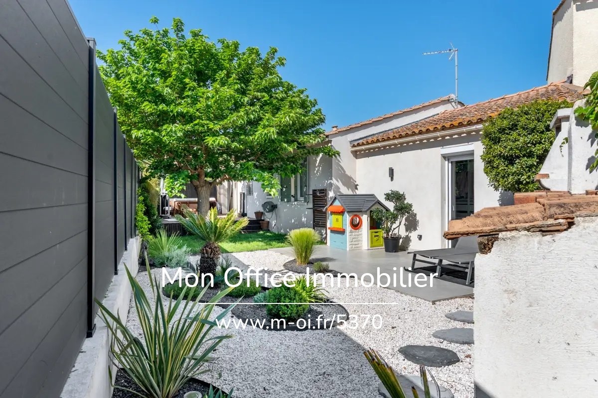 Maison de luxe à vendre à Aix-en-Provence, 650 000 €, Photo 2