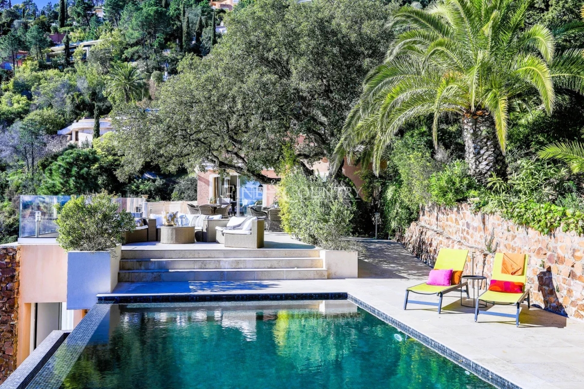 Maison de luxe à vendre à Théoule-sur-Mer, 2 600 000 €, Photo 2