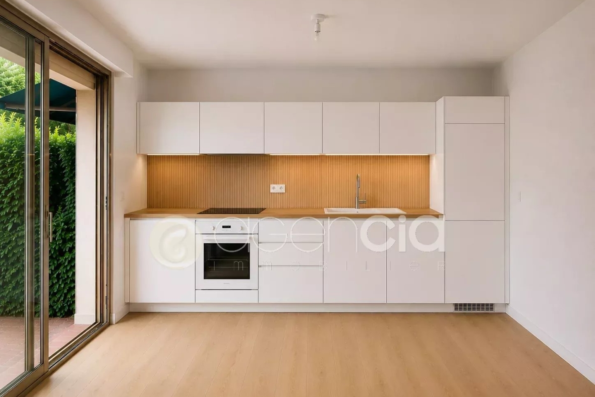 Luxury Apartment for sale in Antibes, 395 000 €, Photo 3