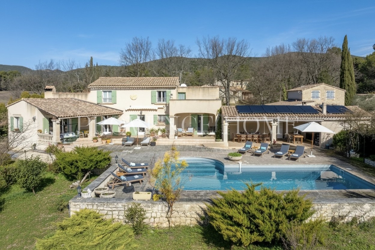 Luxury House for sale in Lauris, 895 000 €, Photo 1