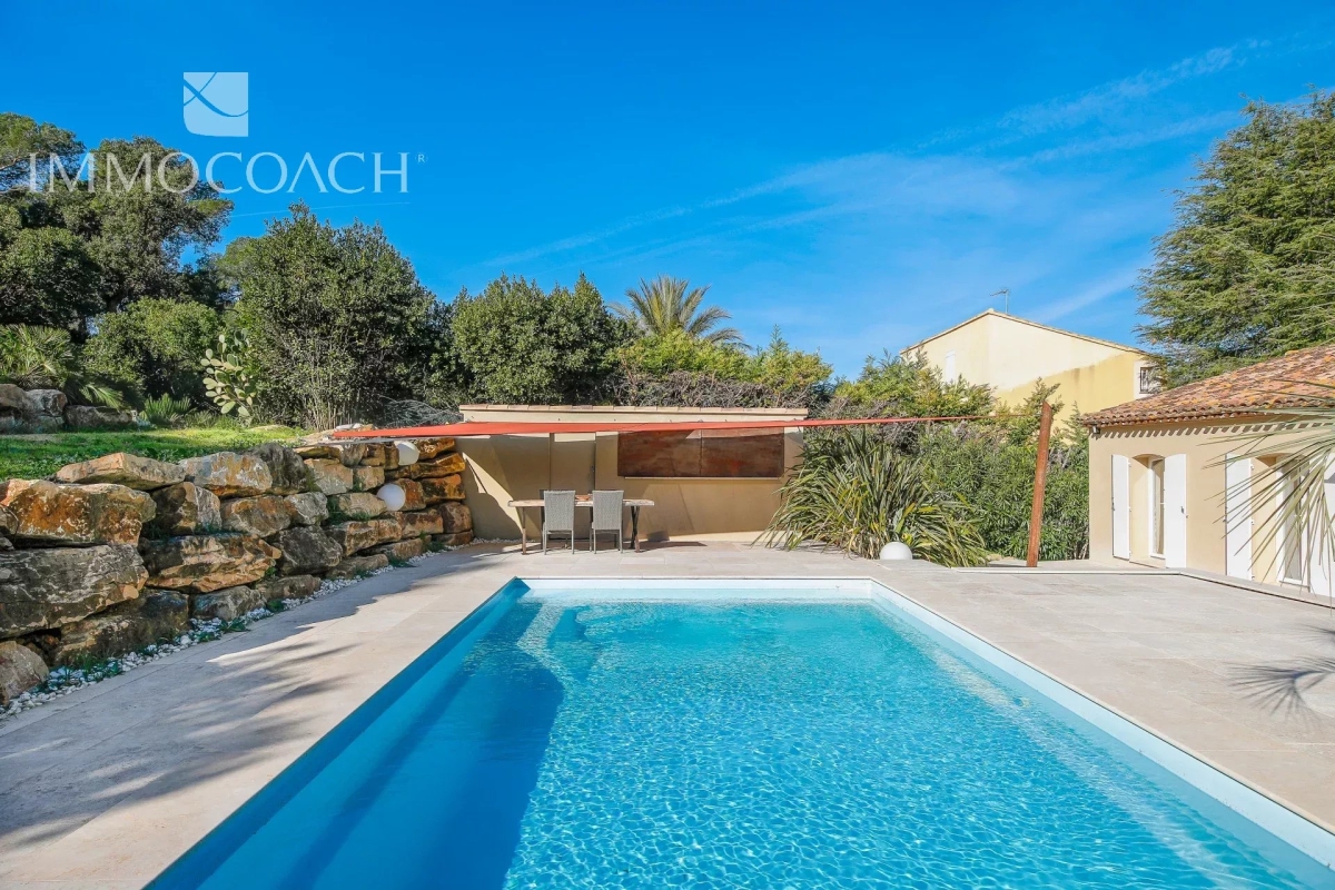 Luxury House for sale in Carqueiranne, 1 240 000 €, Photo 1