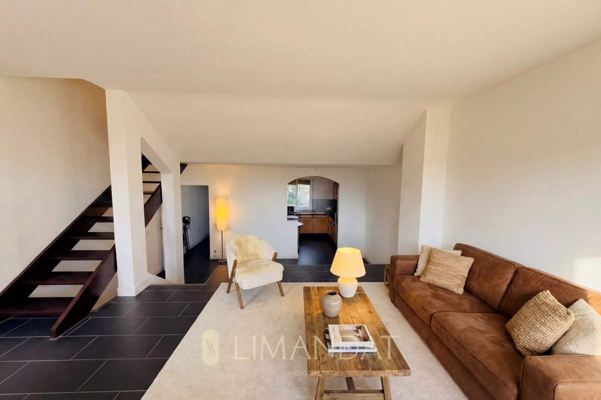 Luxury Apartment for sale in Vallauris, 405 000 €, Photo 2