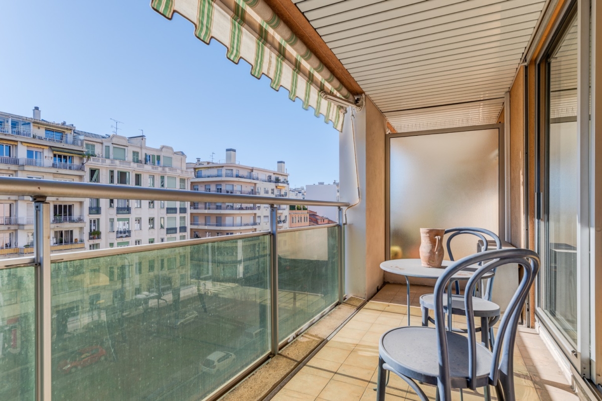 Luxury Apartment for sale in Nice, 380 000 €, Photo 2