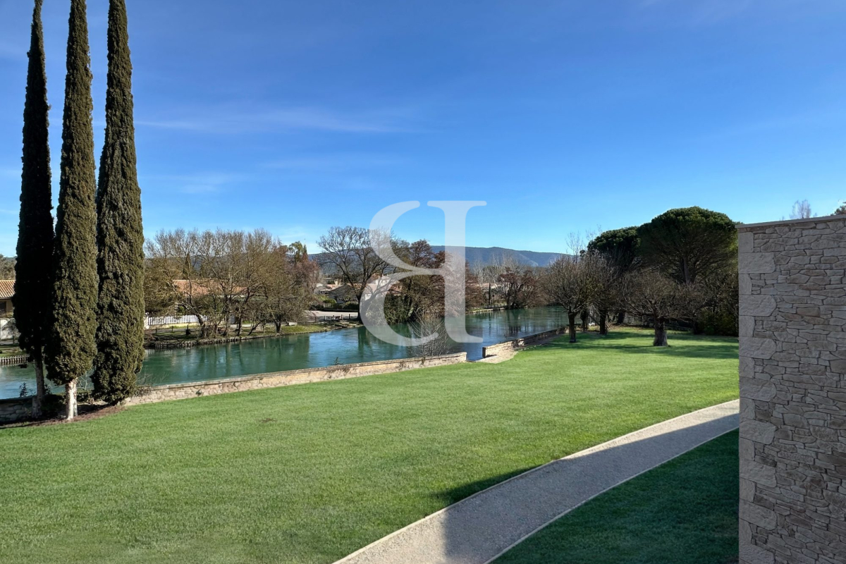 Luxury Apartment for sale in L Isle-sur-La-Sorgue, 614 400 €, Photo 2
