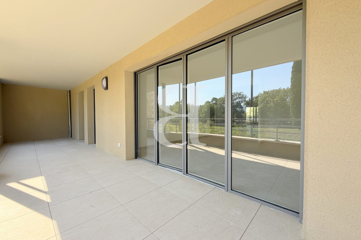 Appartement de luxe à vendre à L Isle-sur-La-Sorgue, 614 400 €, Photo 2