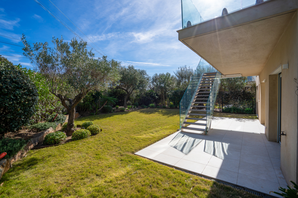 Luxury House for sale in Cavalaire-sur-Mer, 1 950 000 €, Photo 2
