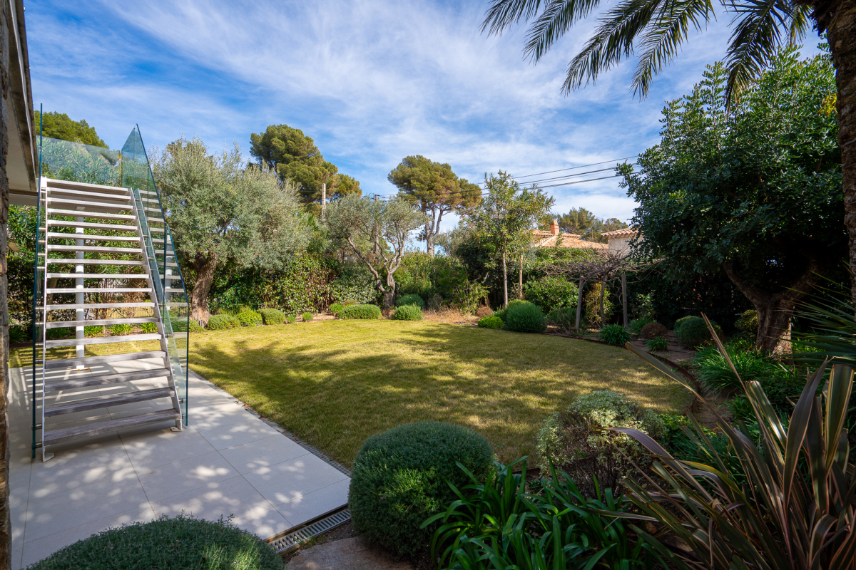 Luxury House for sale in Cavalaire-sur-Mer, 1 750 000 €, Photo 3