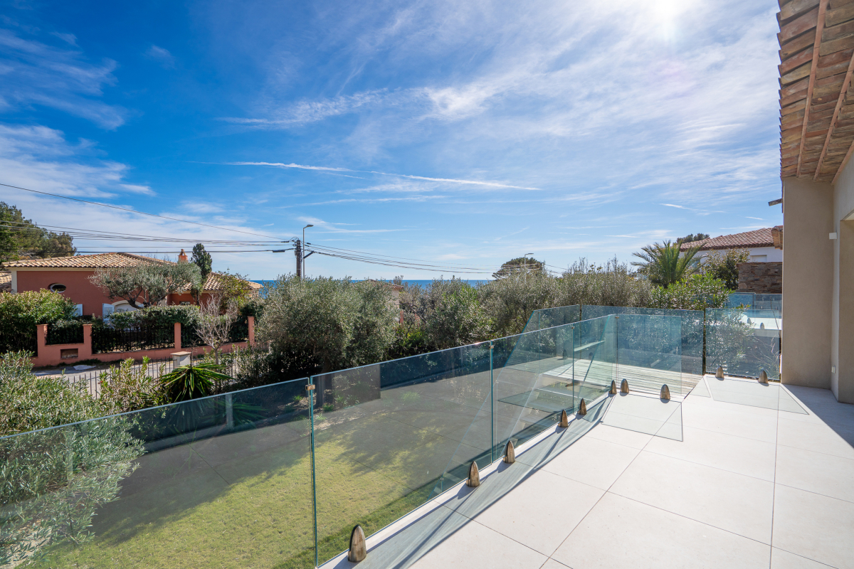 Luxury House for sale in Cavalaire-sur-Mer, 1 950 000 €, Photo 3