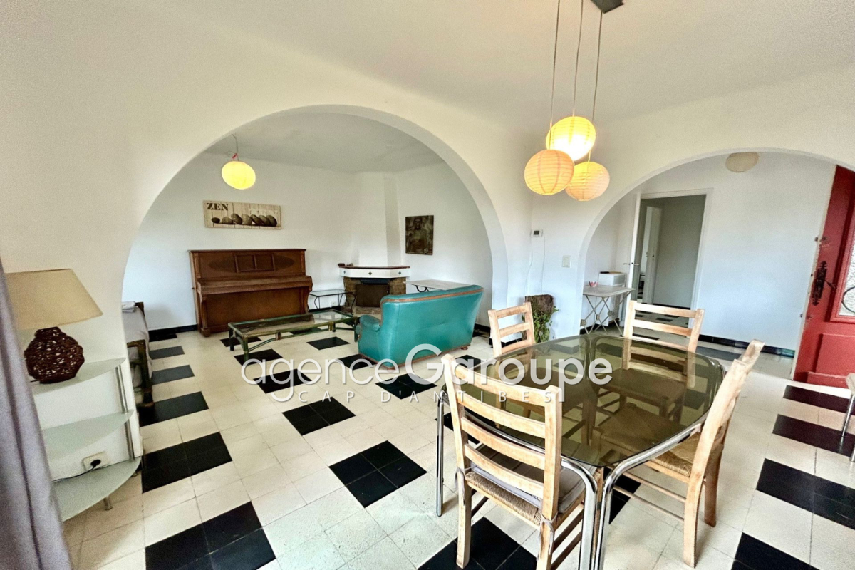 Maison de luxe à vendre à Cap d'Antibes, 1 415 000 €, Photo 2