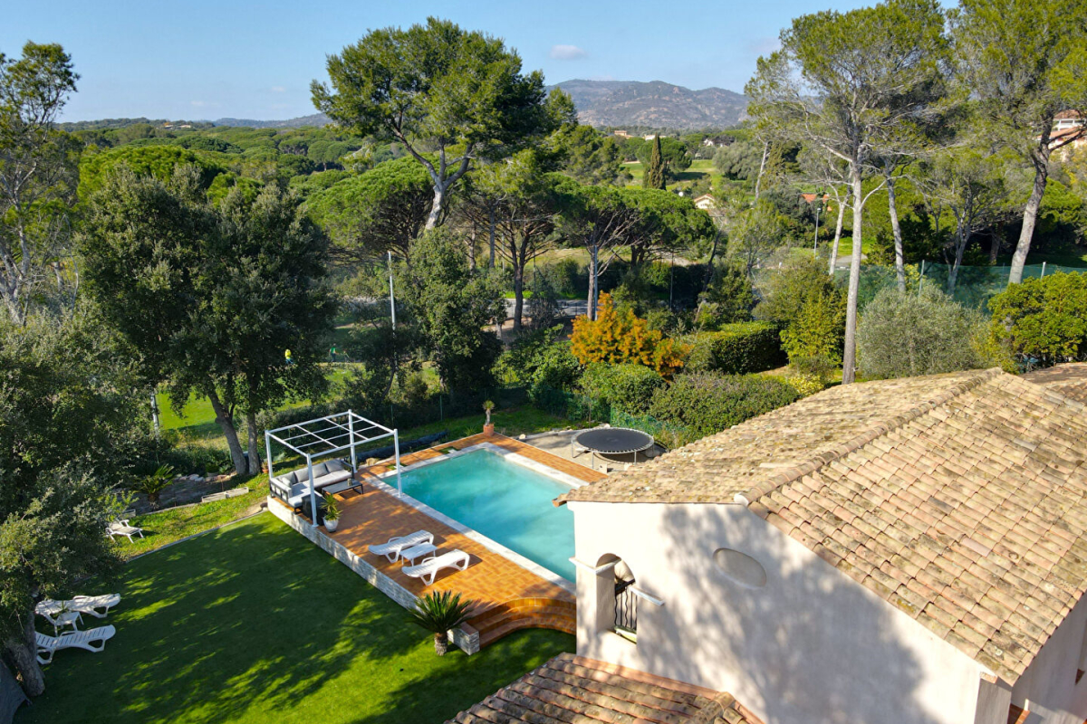 Maison de luxe à vendre à Saint-Raphaël, 895 000 €, Photo 1