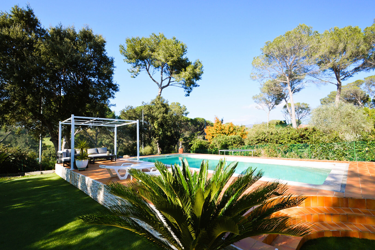 Maison de luxe à vendre à Saint-Raphaël, 895 000 €, Photo 2