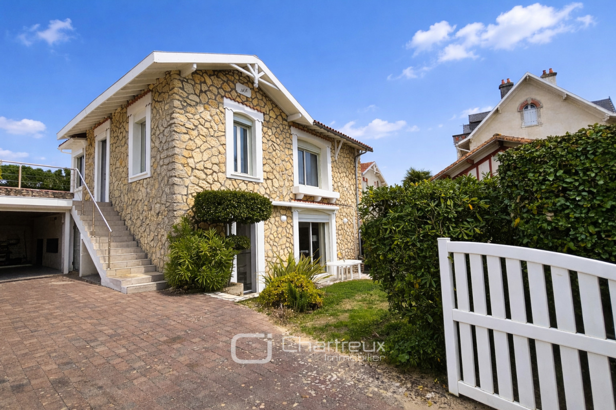Maison de luxe à vendre à Royan, 900 000 €, Photo 2