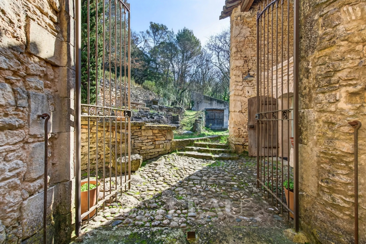 Maison de luxe à vendre à Ménerbes, 2 350 000 €, Photo 1