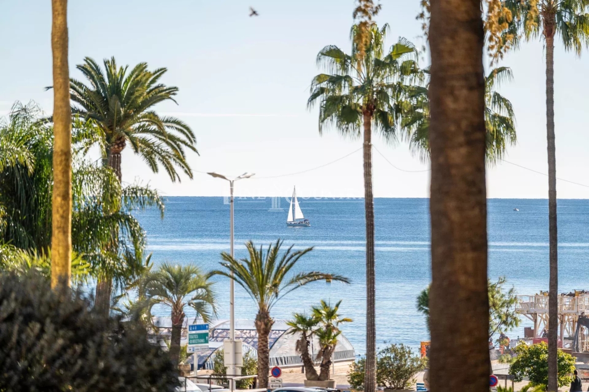 Luxury Apartment for sale in Cannes, 2 150 000 €, Photo 1