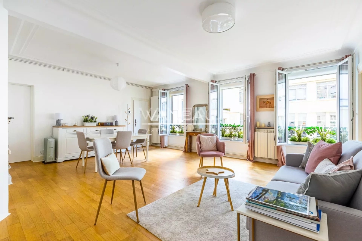 Luxury Apartment for sale in Paris 17Ème, 850 000 €, Photo 1