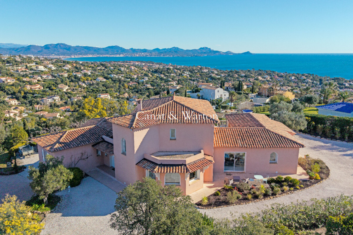 Maison de luxe à vendre à Roquebrune-sur-Argens, 2 380 000 €, Photo 1