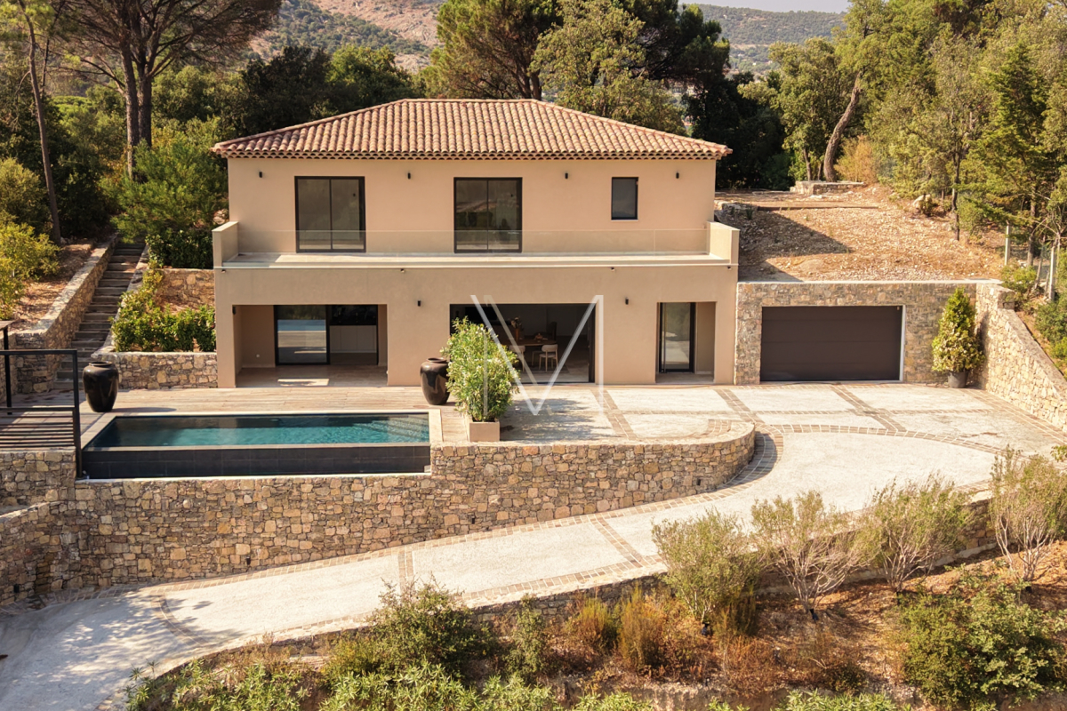 Luxury House for sale in Le Plan-de-La-Tour, 1 695 000 €, Photo 1