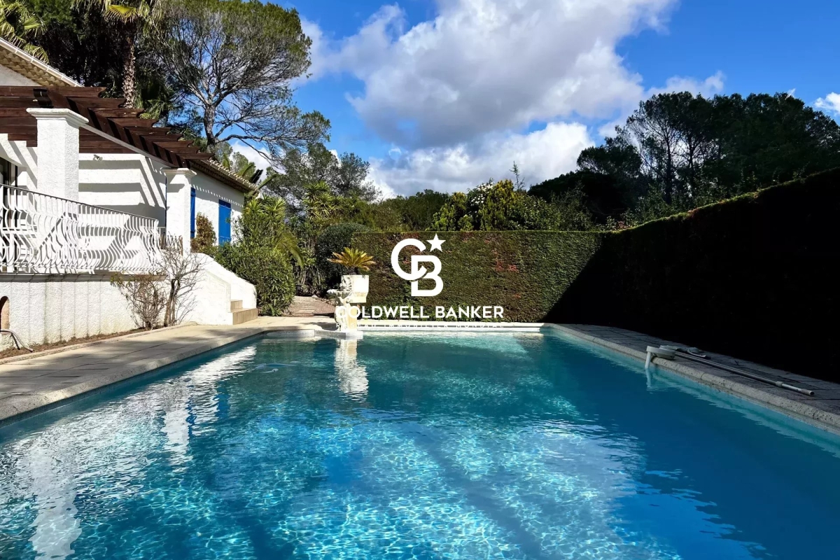 Maison de luxe à vendre à Saint-Raphaël, 988 000 €, Photo 2