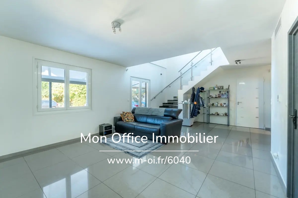 Maison de luxe à vendre à Mimet, 890 000 €, Photo 2