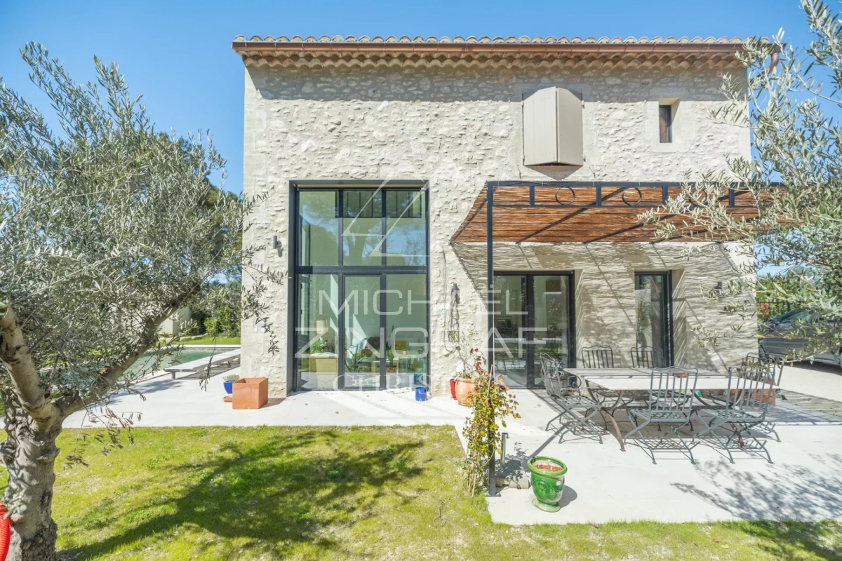 Luxury House for sale in Eygalières, 1 590 000 €, Photo 1