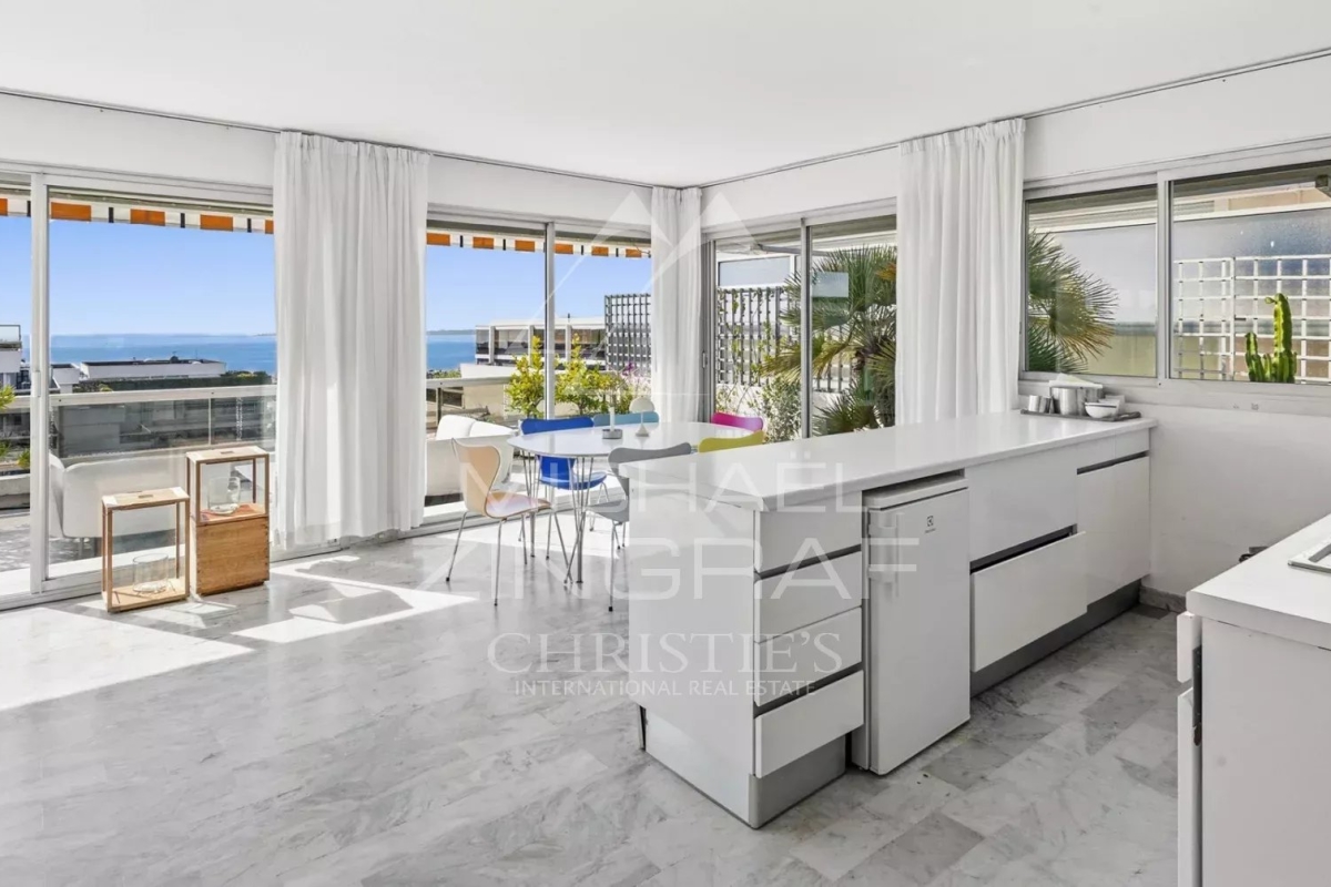 Luxury Apartment for sale in Antibes, 1 550 000 €, Photo 3