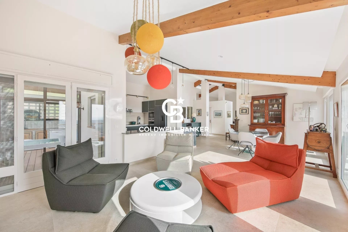 Luxury House for sale in Hyères, 1 095 000 €, Photo 2