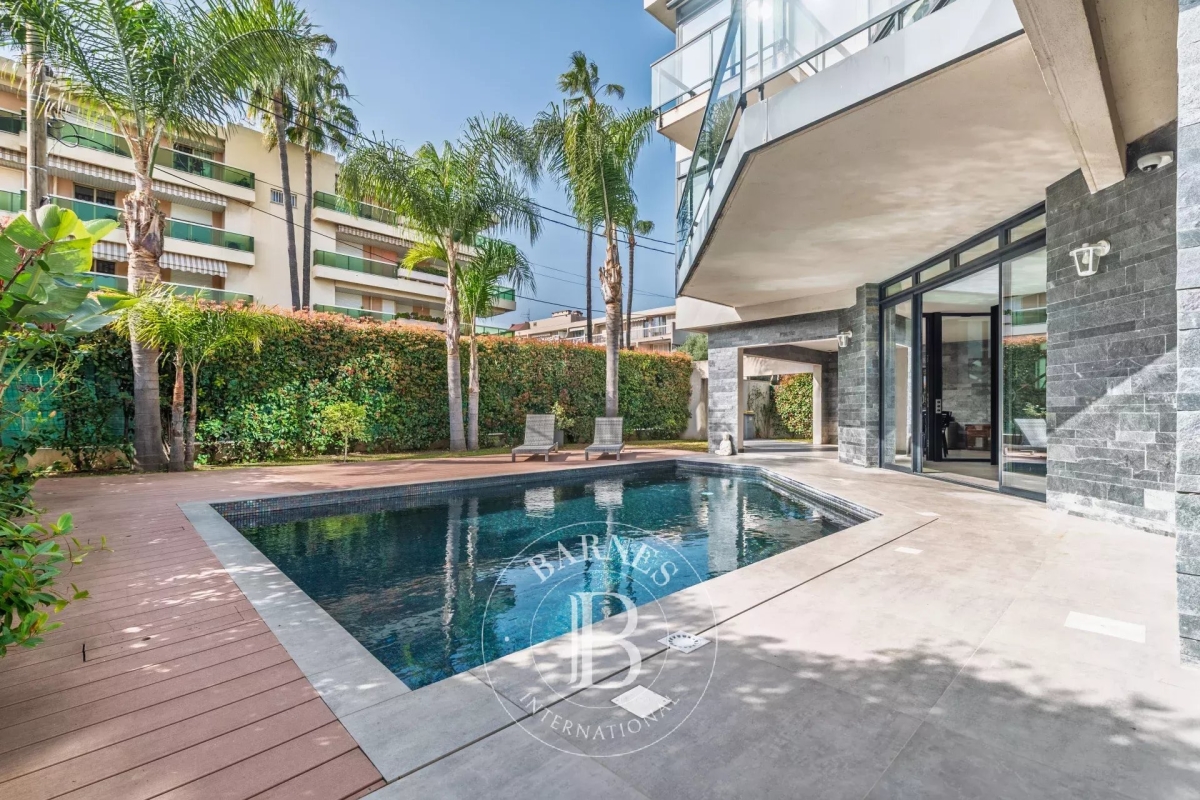 Maison de luxe à vendre à Cagnes-sur-Mer, 2 050 000 €, Photo 2