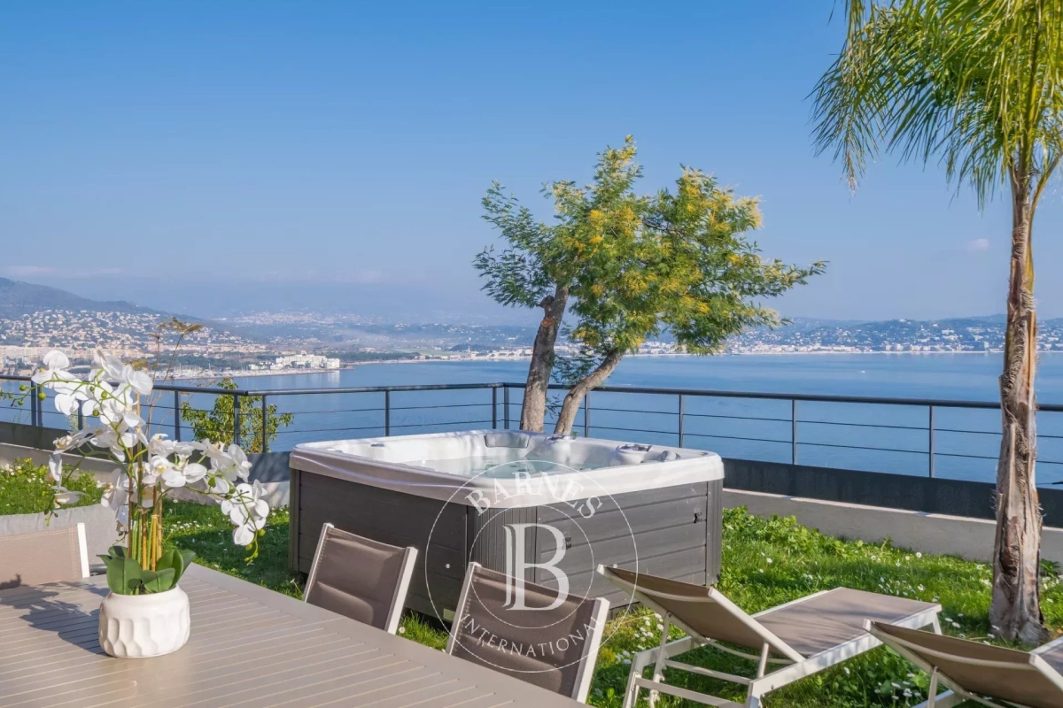 Luxury Apartment for sale in Théoule-sur-Mer, 1 350 000 €, Photo 5