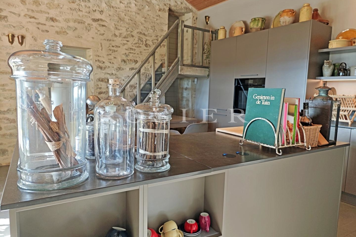 Luxury House for sale in Gordes, 1 450 000 €, Photo 5