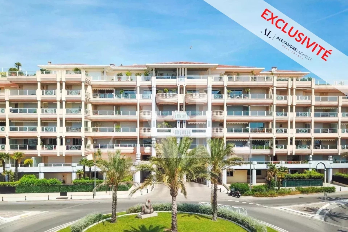 Luxury Apartment for sale in Le Golfe Juan, 266 000 €, Photo 1