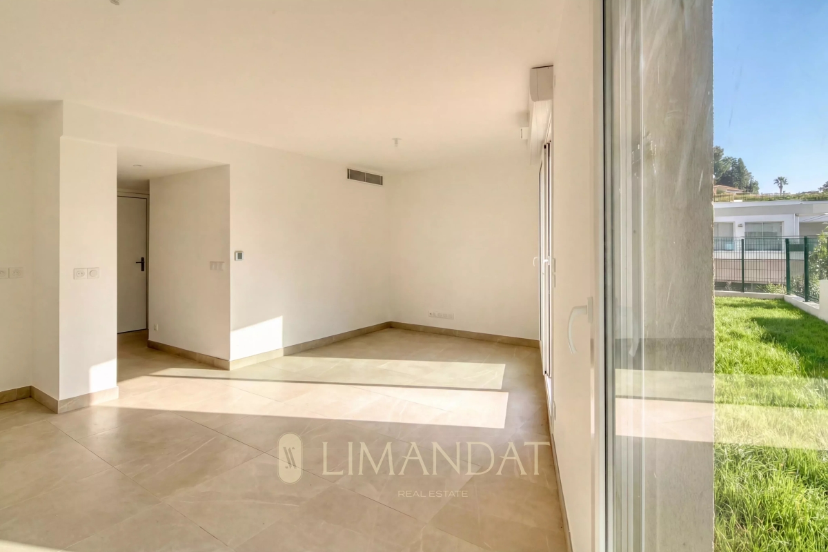 Luxury Apartment for sale in Roquebrune-Cap-Martin, 479 000 €, Photo 1